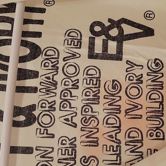 Like New Envy & Ivory Multicolored Graphic T-Shirt - Picture 5 of 7